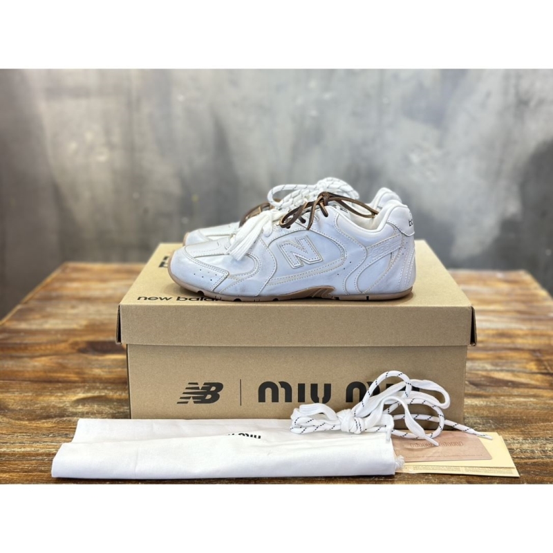 Miu Miu Casual Shoes